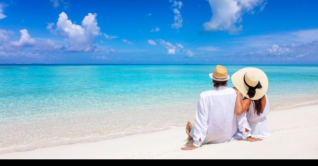 Koniec listopada i pierwsza połowa grudnia to nie tylko czas polowania na promocje takie jak Black Friday czy Cyber Monday. Dane Wakacje.pl pokazują, że to również najlepszy moment na zaplanowanie i realizację zagranicznych podróży – ceny wycieczek potrafią być nawet o 1/3 niższe niż w szczycie sezonu zimowego. Dla turystów oznacza to realne oszczędności, mniej gości w hotelach i gwarancję znacznie wyższych temperatur niż w Polsce.