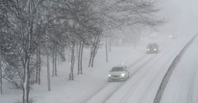 Pomorskie: trudne warunki na drogach regionu po intensywnych opadach śniegu (aktl.)